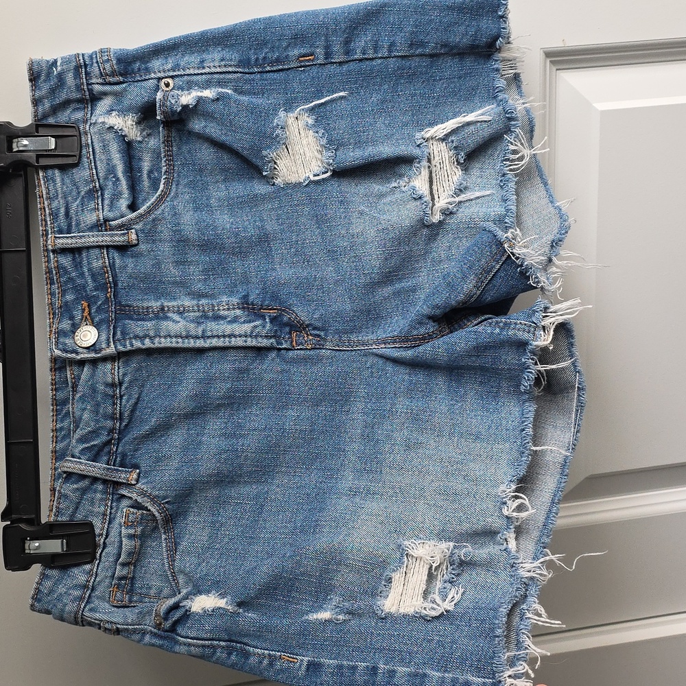 Old Navy Light Blue High Rise Distressed Jean Shorts Size 6 G142